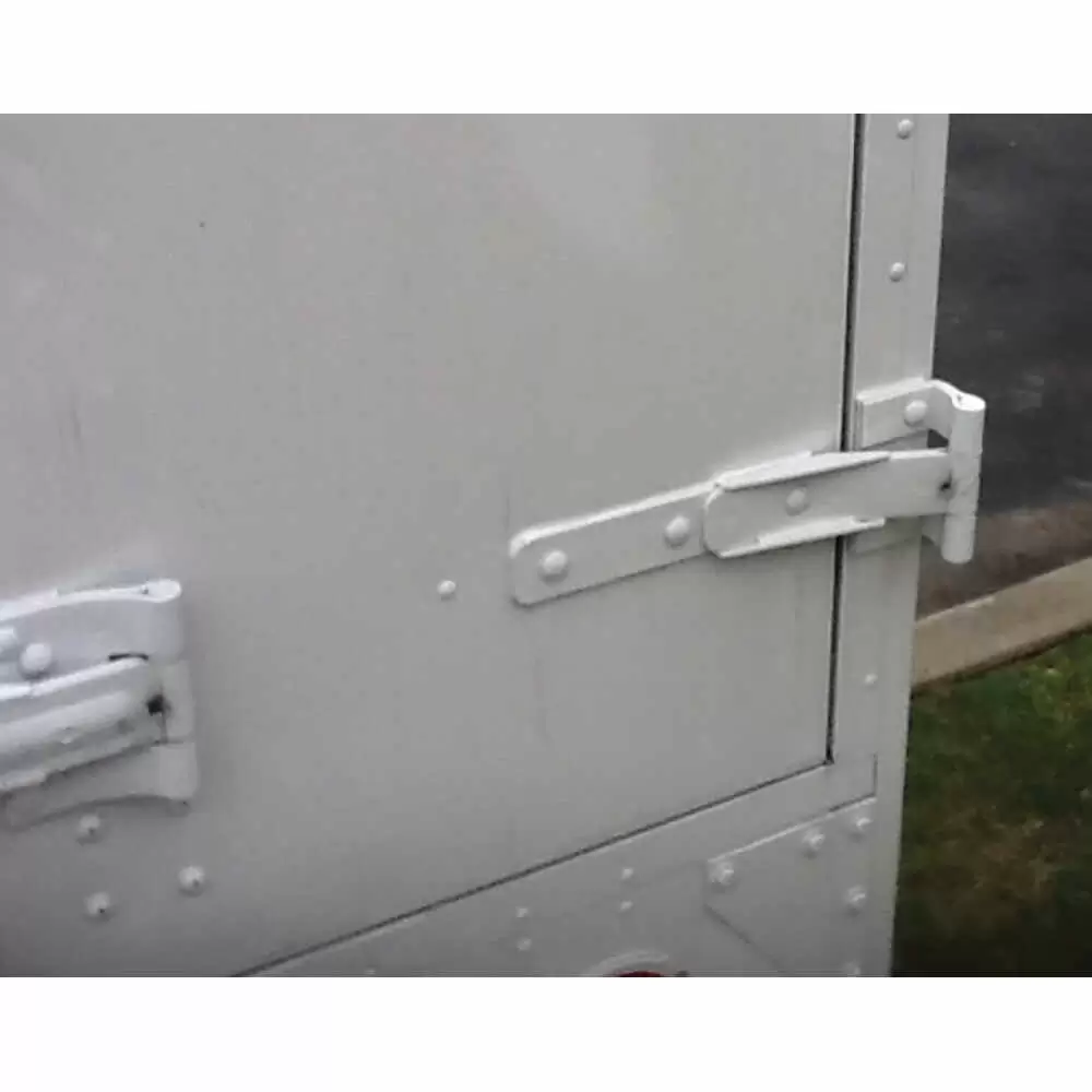 Outer Rear Door Hinge for Quad Doors on a Utilimaster