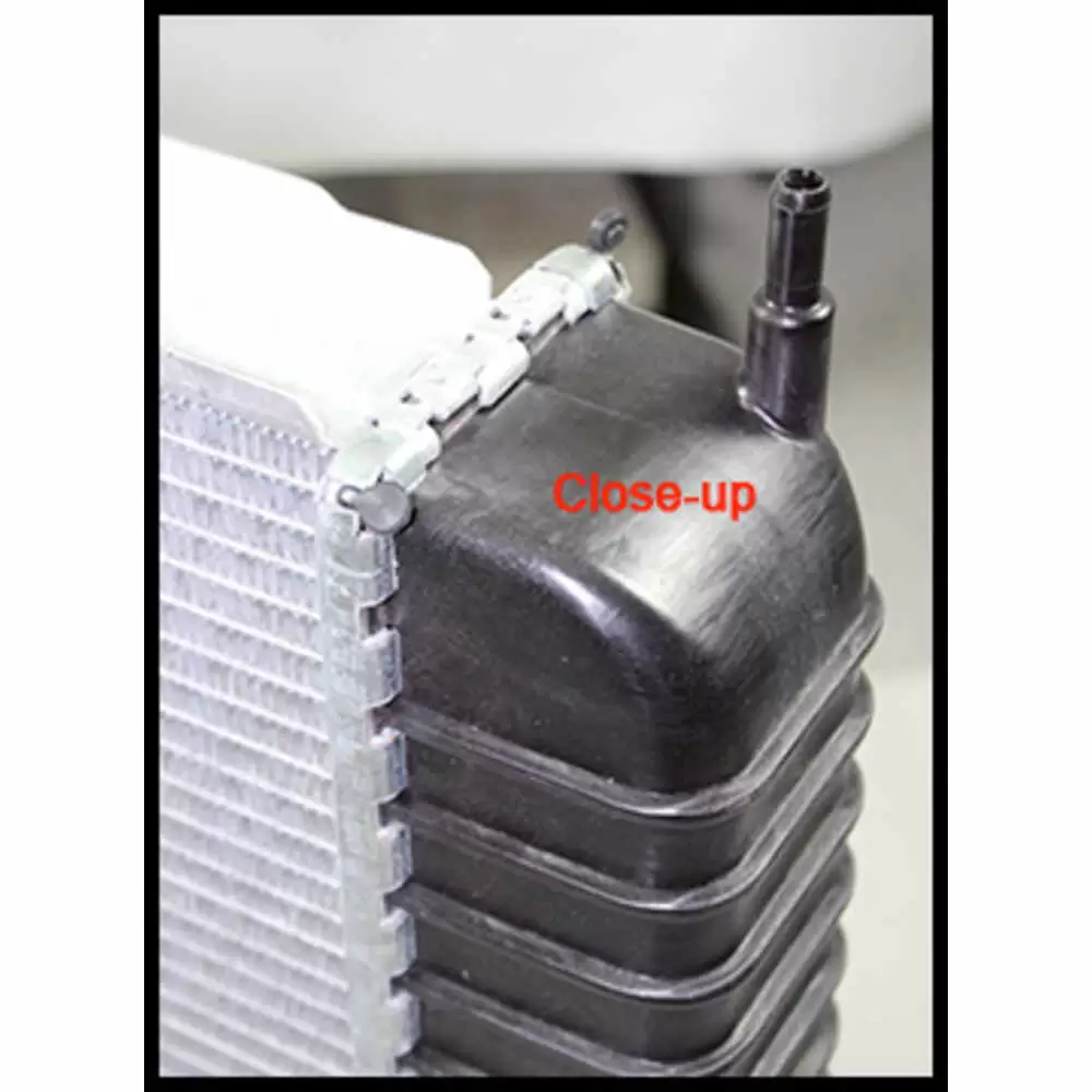 Radiator fits 2005-2007 International/Navistar Models 3800, 4100, 4200, 4300, 4400 AND 2002-2007 Model 8500